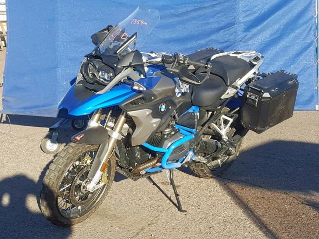 WB10A610XHZ655544 - 2017 BMW R1200 GS BLUE photo 2