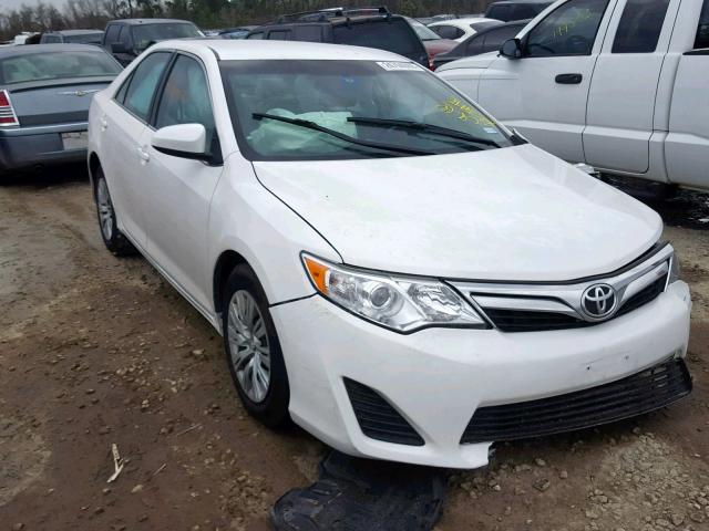 4T1BF1FK5EU354677 - 2014 TOYOTA CAMRY L WHITE photo 1