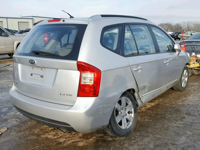 KNAFG526X77120973 - 2007 KIA RONDO LX SILVER photo 4