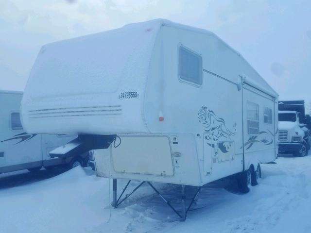 4X4FWCC293V004508 - 2003 WILD 5TH WHEEL WHITE photo 2