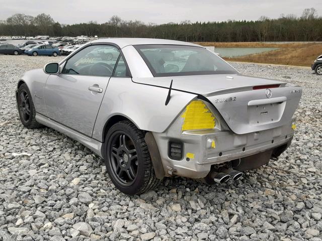 WDBKK66F82F244656 - 2002 MERCEDES-BENZ SLK 32 AMG SILVER photo 3