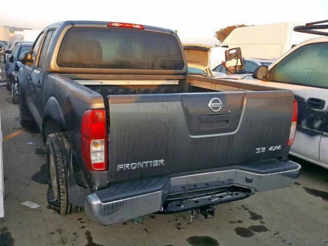 1N6AD07W46C400876 - 2006 NISSAN FRONTIER C GRAY photo 3