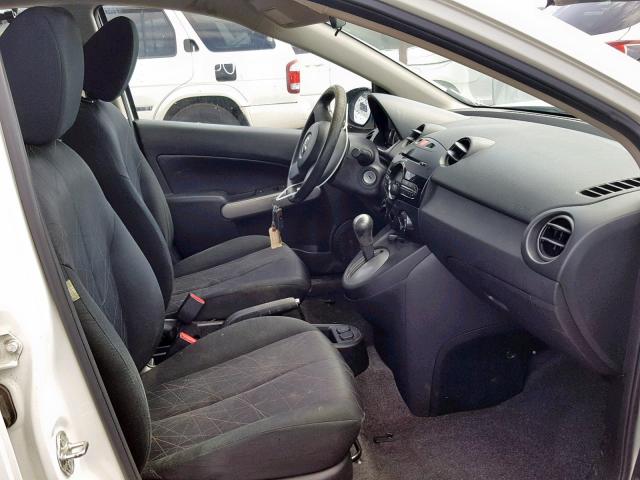 JM1DE1KZ3E0179114 - 2014 MAZDA MAZDA2 SPO WHITE photo 5