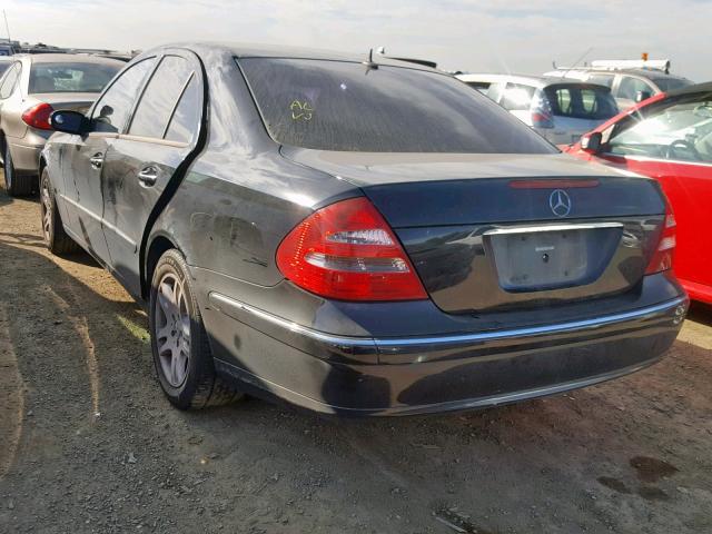 WDBUF65J35A653863 - 2005 MERCEDES-BENZ E 320 BLACK photo 3