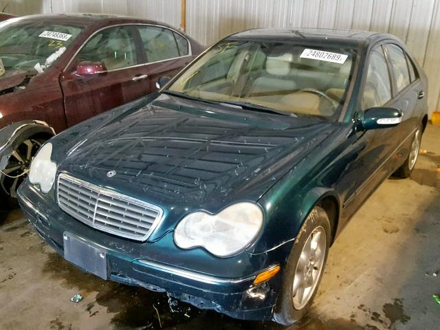 WDBRF61J72F229497 - 2002 MERCEDES-BENZ C 240 GREEN photo 2