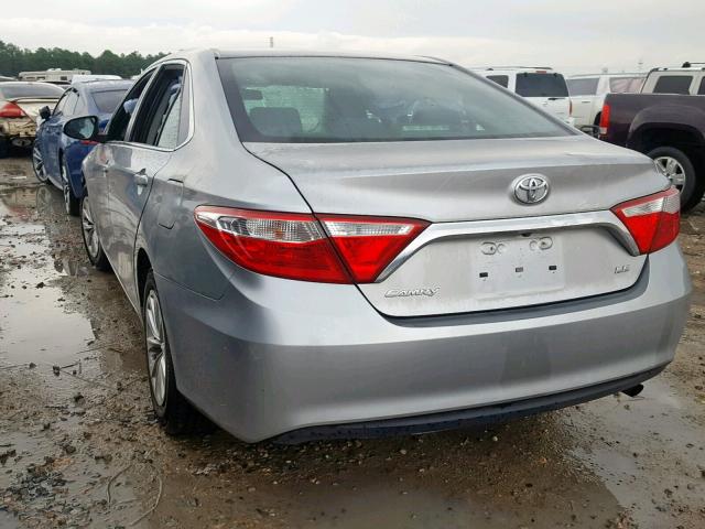 4T1BF1FK0GU562694 - 2016 TOYOTA CAMRY LE SILVER photo 3