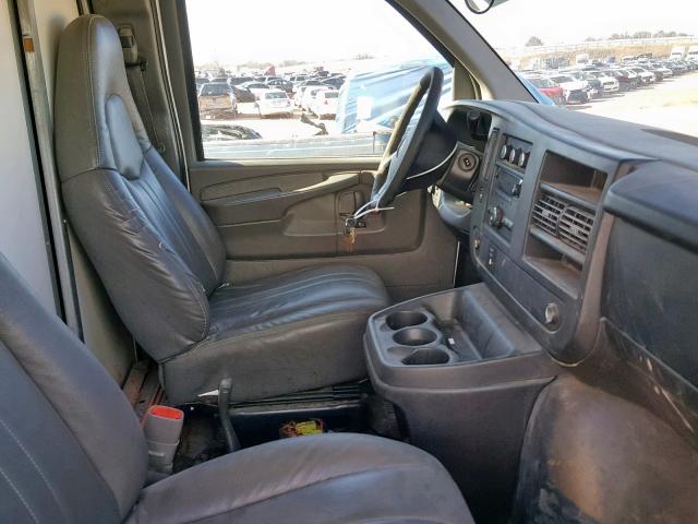 1GBJG316391182390 - 2009 CHEVROLET EXPRESS G3 WHITE photo 5