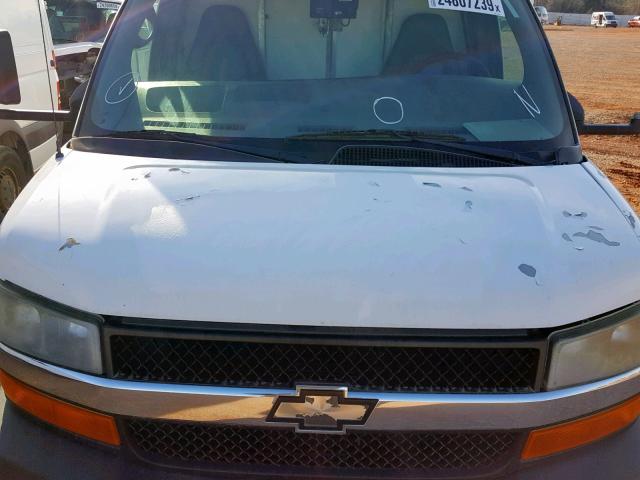 1GBJG316391182390 - 2009 CHEVROLET EXPRESS G3 WHITE photo 9