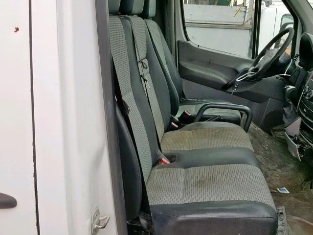 WDYPE845485240899 - 2008 FREIGHTLINER SPRINTER 2 WHITE photo 5