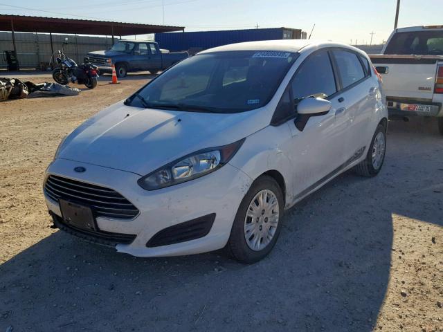 3FADP4TJ4GM136024 - 2016 FORD FIESTA S WHITE photo 2