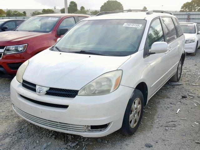 5TDZA22C35S297891 - 2005 TOYOTA SIENNA XLE WHITE photo 2