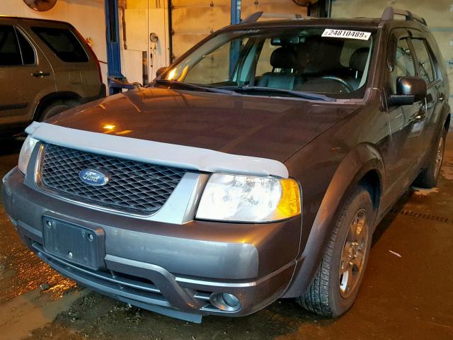 1FMZK03116GA15558 - 2006 FORD FREESTYLE GRAY photo 2