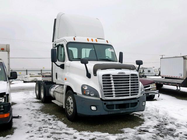 3AKJGEDRXHSJH0620 - 2017 FREIGHTLINER CASCADIA 1 WHITE photo 1