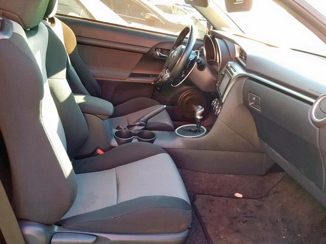 JTKJF5C79GJ017871 - 2016 TOYOTA SCION TC თეთრი ფოტო 5