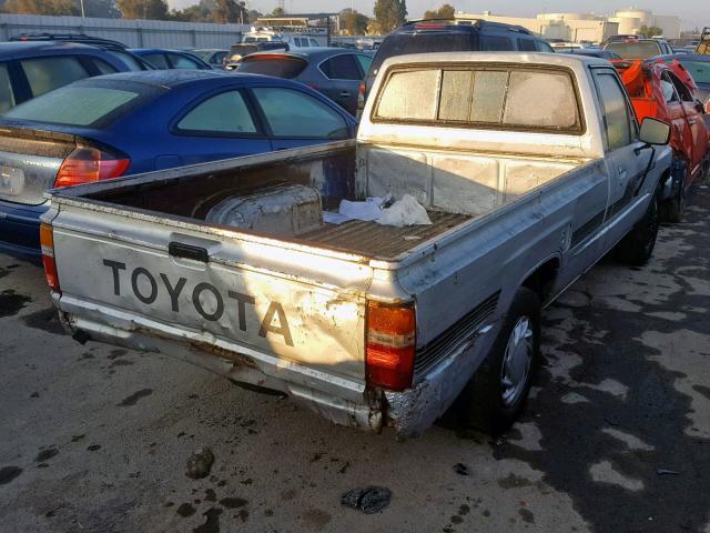 JT4RN55D1G0209579 - 1986 TOYOTA PICKUP 1/2 SILVER photo 4