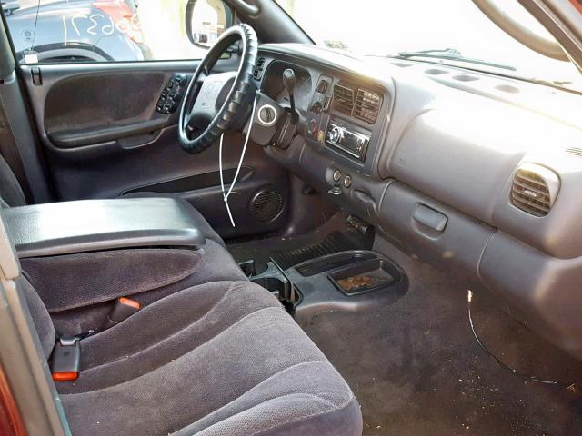 1B7GL2AN0YS717753 - 2000 DODGE DAKOTA QUA MAROON photo 5