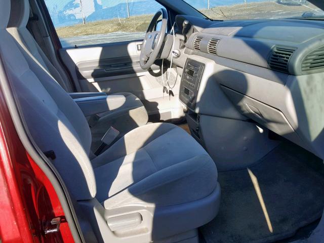 2FMZA57234BB30735 - 2004 FORD FREESTAR S RED photo 5