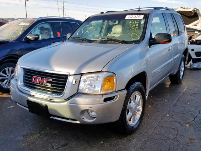 1GKDT13S452314343 - 2005 GMC ENVOY SILVER photo 2