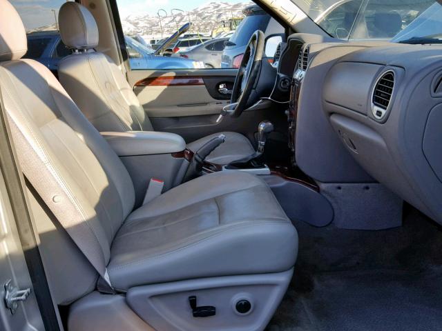 1GKDT13S452314343 - 2005 GMC ENVOY SILVER photo 5