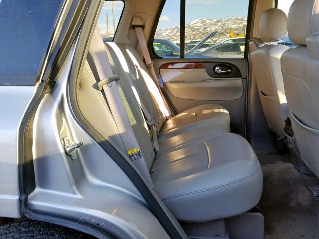 1GKDT13S452314343 - 2005 GMC ENVOY SILVER photo 6