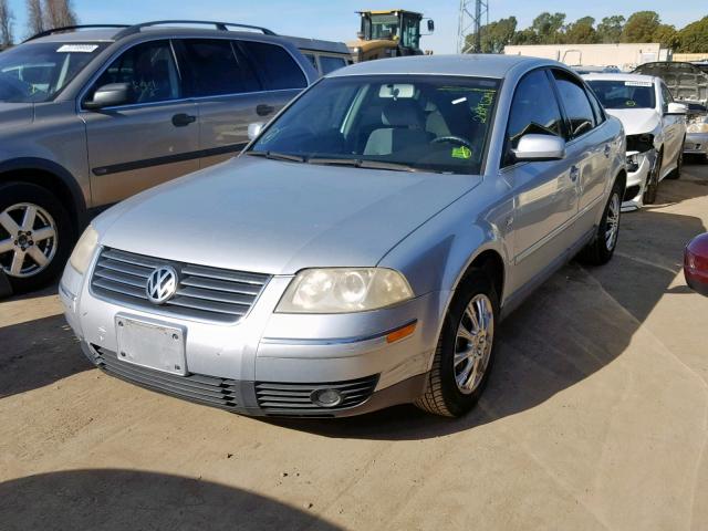 WVWPD63B02P445240 - 2002 VOLKSWAGEN PASSAT GLS SILVER photo 2