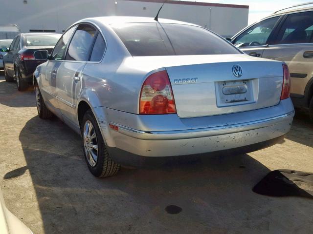 WVWPD63B02P445240 - 2002 VOLKSWAGEN PASSAT GLS SILVER photo 3