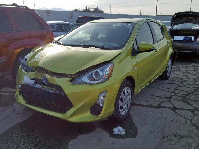 JTDKDTB34F1108159 - 2015 TOYOTA PRIUS C GREEN photo 2