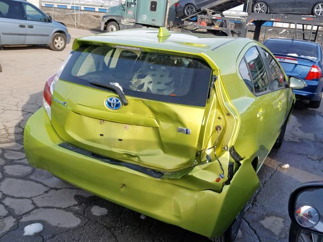 JTDKDTB34F1108159 - 2015 TOYOTA PRIUS C GREEN photo 4