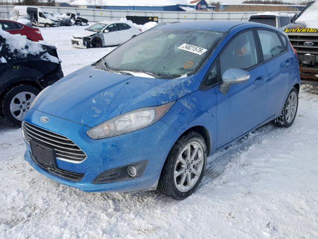 3FADP4EJXGM154086 - 2016 FORD FIESTA SE BLUE photo 2