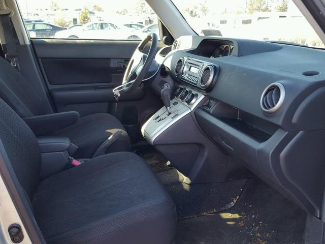 JTLZE4FE4A1100394 - 2010 TOYOTA SCION XB SILVER photo 5