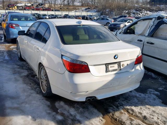 WBANF33597CW69290 - 2007 BMW 525 XI WHITE photo 3