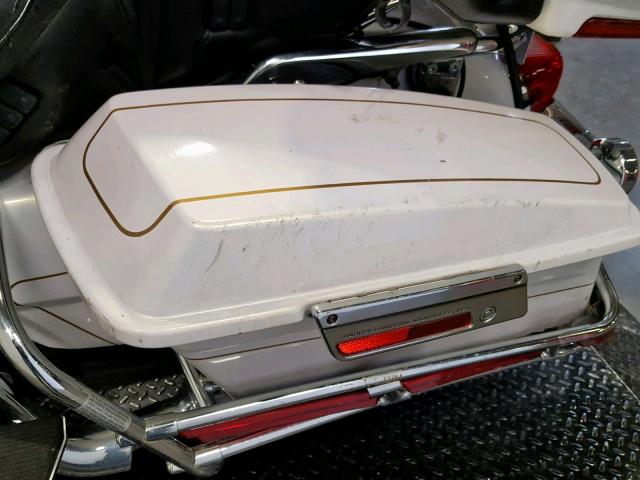 1HD1FC4137Y620083 - 2007 HARLEY-DAVIDSON FLHTCUI WHITE photo 13