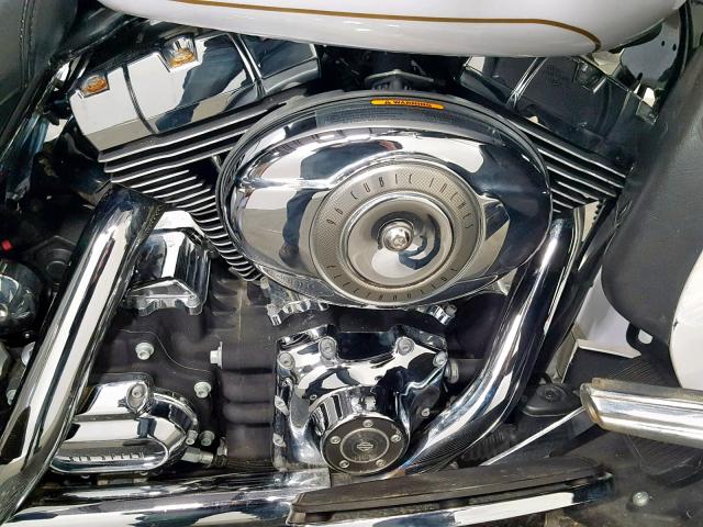 1HD1FC4137Y620083 - 2007 HARLEY-DAVIDSON FLHTCUI WHITE photo 5