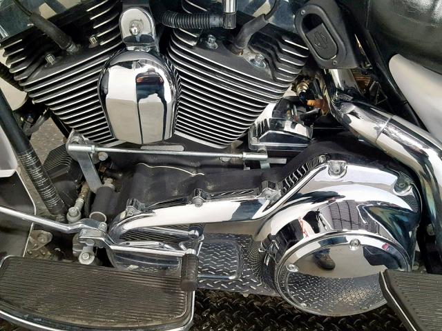1HD1FC4137Y620083 - 2007 HARLEY-DAVIDSON FLHTCUI WHITE photo 6
