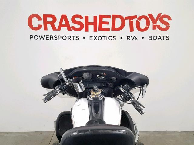 1HD1FC4137Y620083 - 2007 HARLEY-DAVIDSON FLHTCUI WHITE photo 8