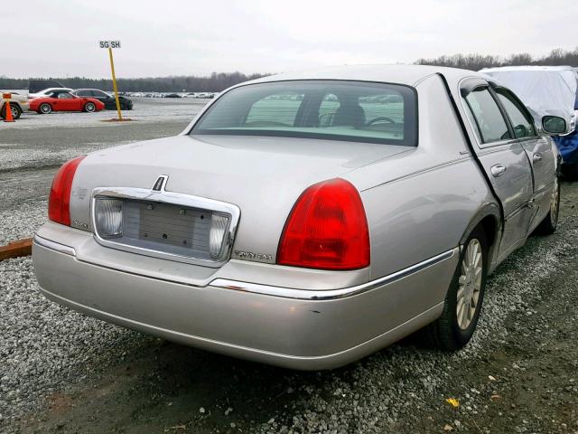 1LNHM81W43Y703028 - 2003 LINCOLN TOWN CAR E SILVER photo 4