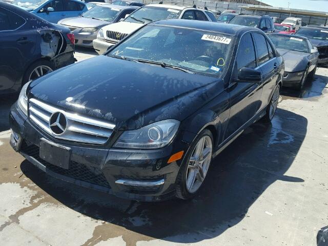 WDDGF4HB6CA600004 - 2012 MERCEDES-BENZ C250 BLACK photo 2