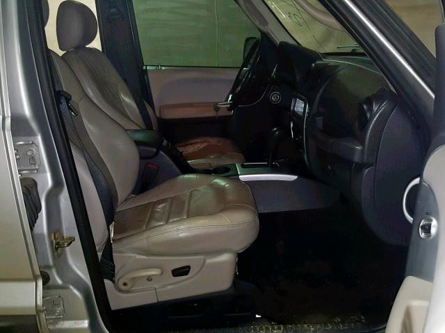 1J4GL38K74W225350 - 2004 JEEP LIBERTY RE SILVER photo 5