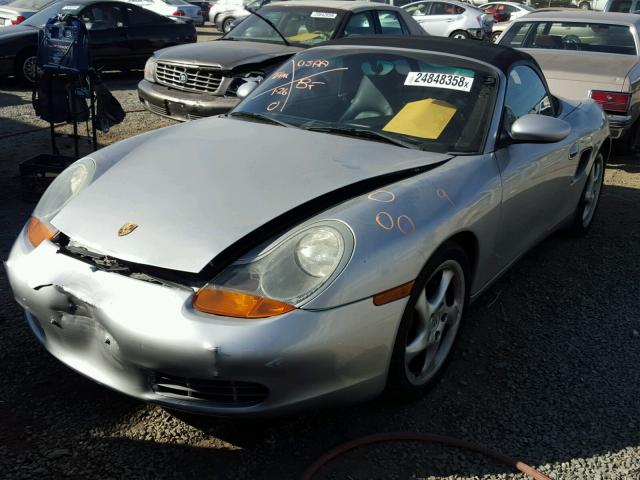 WP0CA29871U625732 - 2001 PORSCHE BOXSTER SILVER photo 2