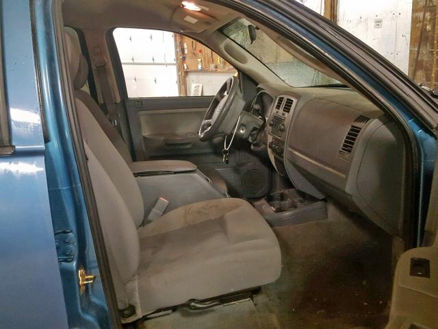 1D7HW48N06S709507 - 2006 DODGE DAKOTA QUA BLUE photo 5