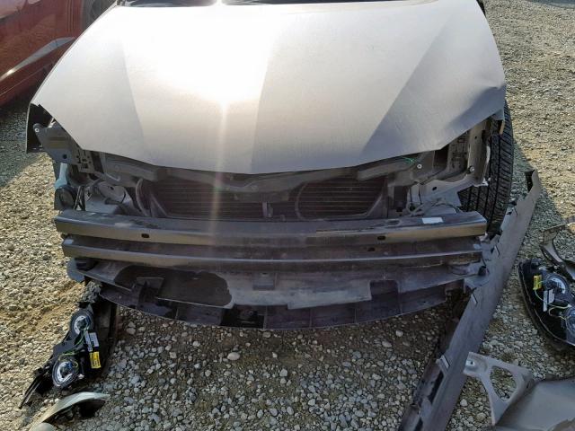 2G2WP552771228707 - 2007 PONTIAC GRAND PRIX GOLD photo 9