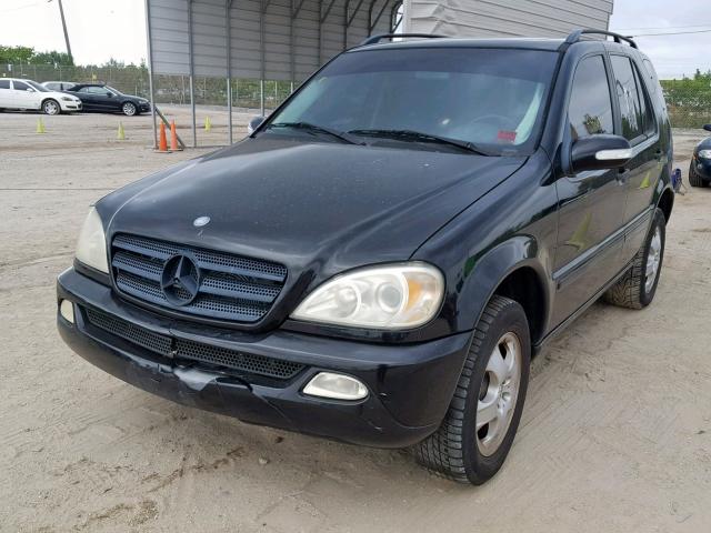 4JGAB54E32A365718 - 2002 MERCEDES-BENZ ML 320 BLACK photo 2