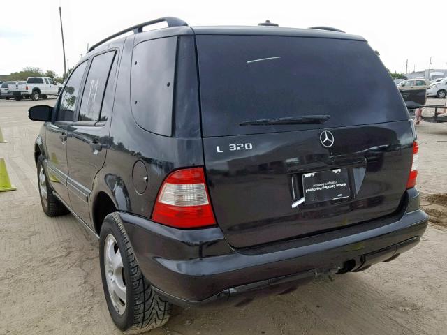 4JGAB54E32A365718 - 2002 MERCEDES-BENZ ML 320 BLACK photo 3