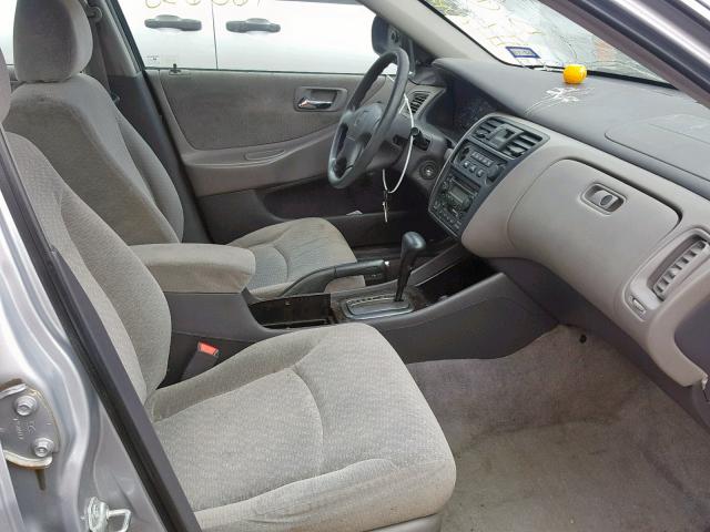 1HGCF86641A101593 - 2001 HONDA ACCORD VAL SILVER photo 5