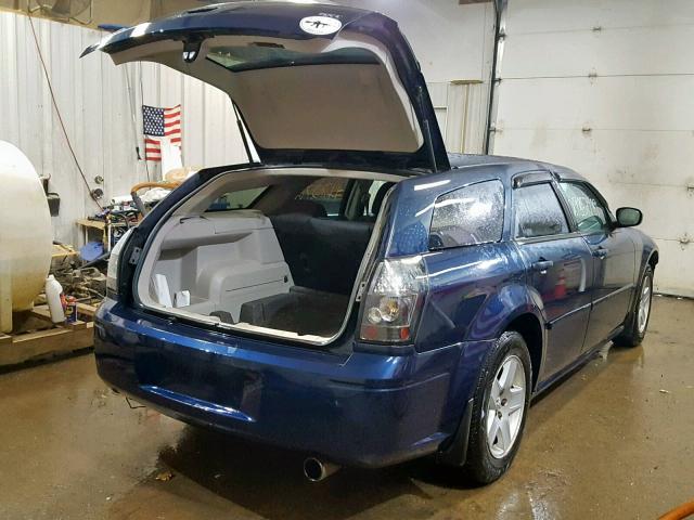 2D4FV48V65H177225 - 2005 DODGE MAGNUM SXT BLUE photo 4