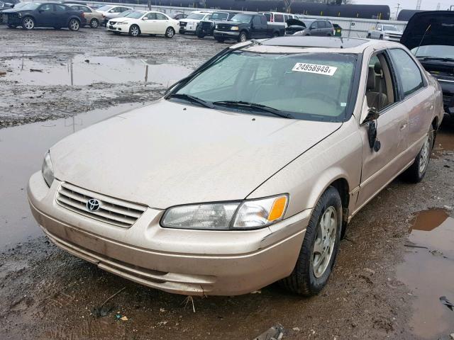 4T1BF28K9XU082379 - 1999 TOYOTA CAMRY LE GOLD photo 2