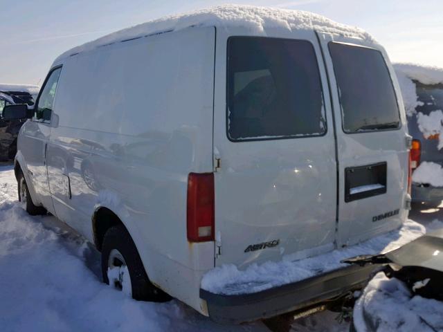 1GCDM19X92B149882 - 2002 CHEVROLET ASTRO WHITE photo 3