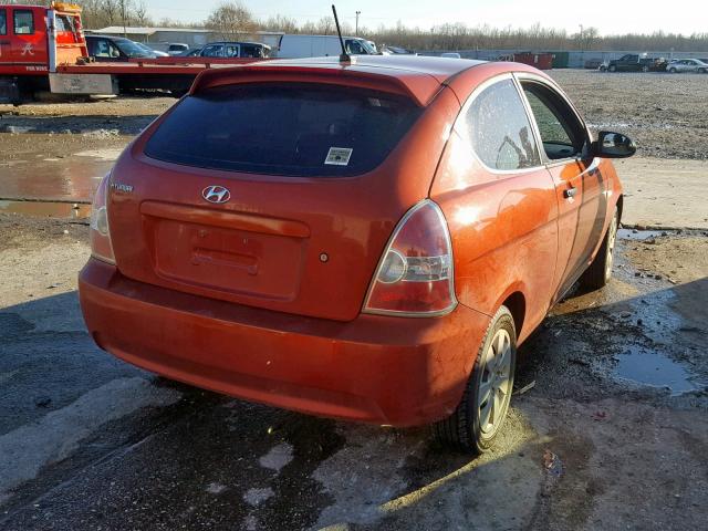 KMHCM36C88U081379 - 2008 HYUNDAI ACCENT GS ORANGE photo 4