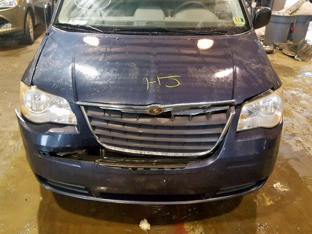 2A8HR44H38R647230 - 2008 CHRYSLER TOWN & COU BLUE photo 7