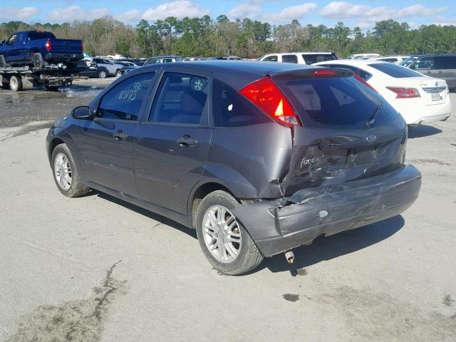 3FAFP37334R121401 - 2004 FORD FOCUS ZX5 GRAY photo 3